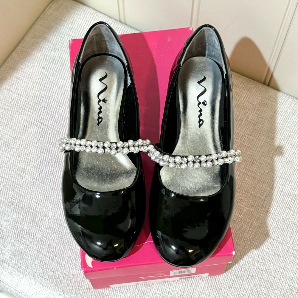 Nina embellished ‘Nataly’ dress shoes